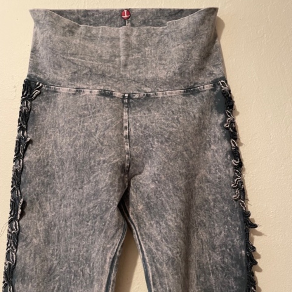 HardTail BootCut Leggings with Embroidered Detail